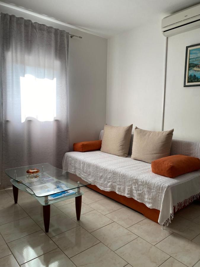 Apartments Mikecin Novigrad  Exterior foto